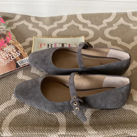 “Ann Taylor” buttery soft gray suede Mary Jane style shoe; size 8;NWOT - Picture 6 of 8